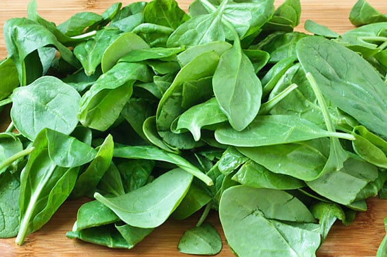 http://www.gimmesomeoven.com/wp-content/uploads/2010/04/fresh-spinach.jpg