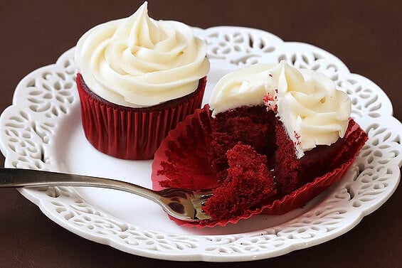 red-velvet-cupcakes-inside.jpg