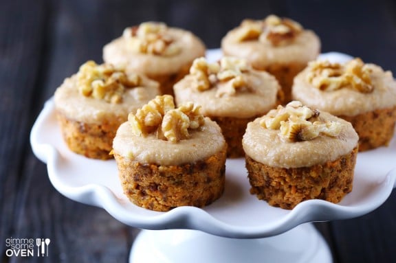 Raw Carrot Cake | gimmesomeoven.com