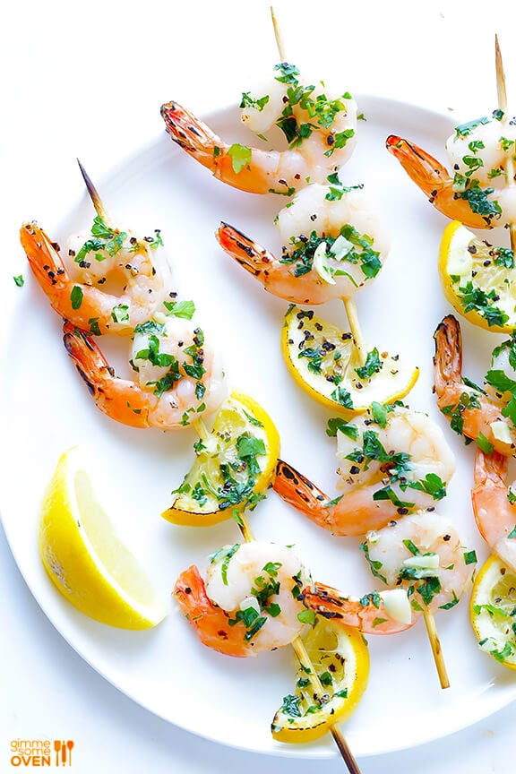Shrimp Scampi Skewers | gimmesomeoven.com #grilling #glutenfree
