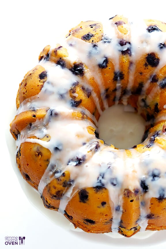 Blueberry Cake -- made with fresh blueberries and topped with a delicious glaze | gimmesomeoven.com #dessert