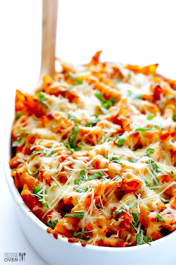 Chicken Parmesan Baked Ziti -- all you need are 6 simple ingredients for this comforting and delicious dish! | gimmesomeoven.com