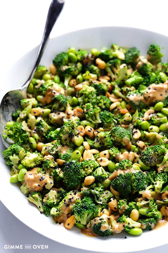 Asian Broccoli Salad -- quick and easy to make, and made with a tasty peanut sauce | gimmesomeoven.com #vegan