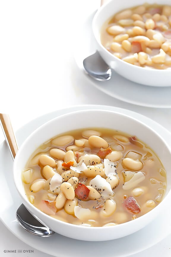 7-Ingredient Tuscan White Bean Soup | gimmesomeoven.com