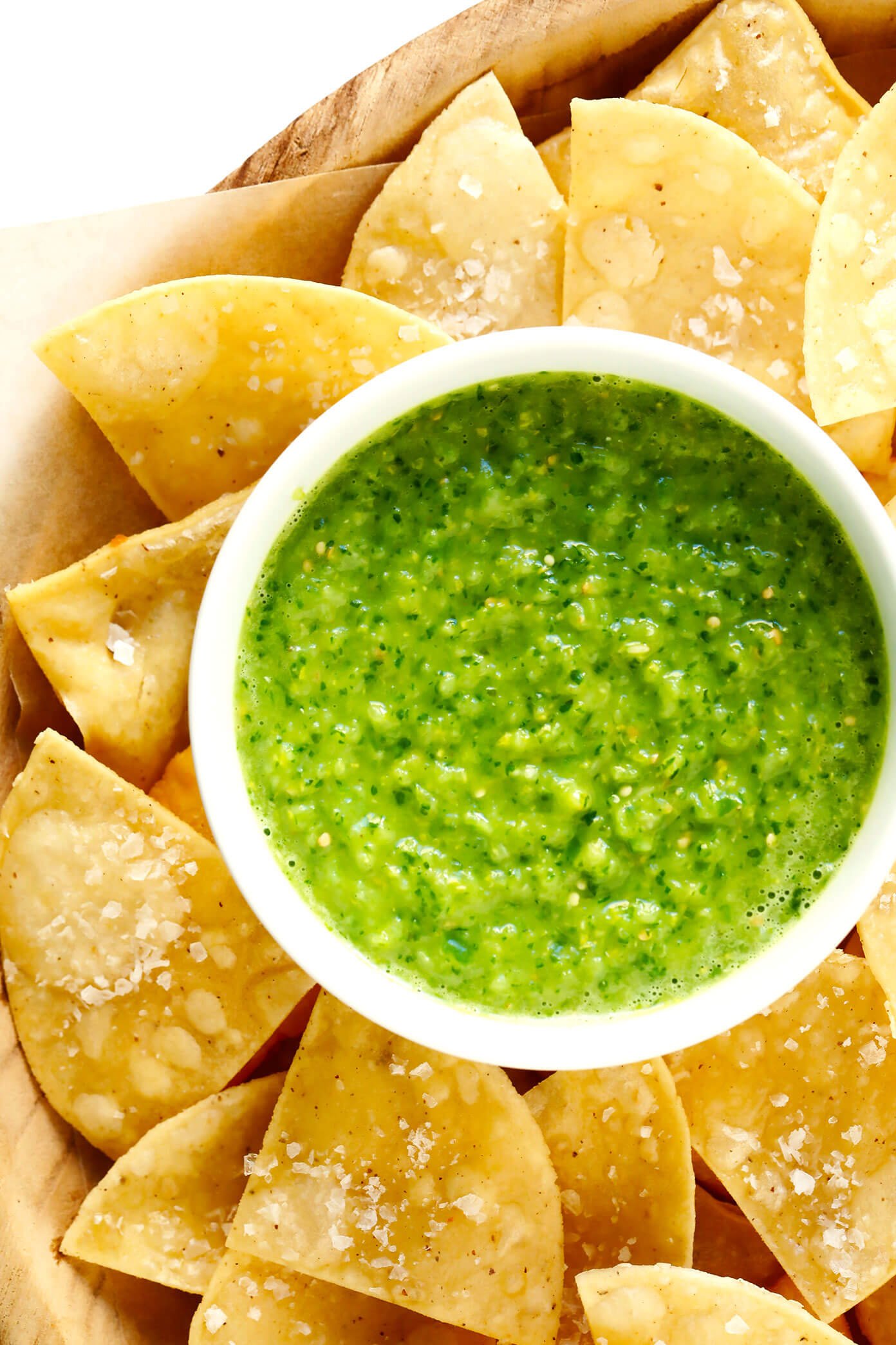 Green Salsa Verde Cruda with Tortilla Chips