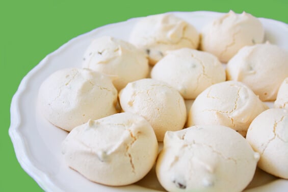 35-Calorie Chocolate Chip Meringue Cookies | gimmesomeoven.com