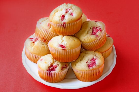 raspberry-white-chocolate-muffins