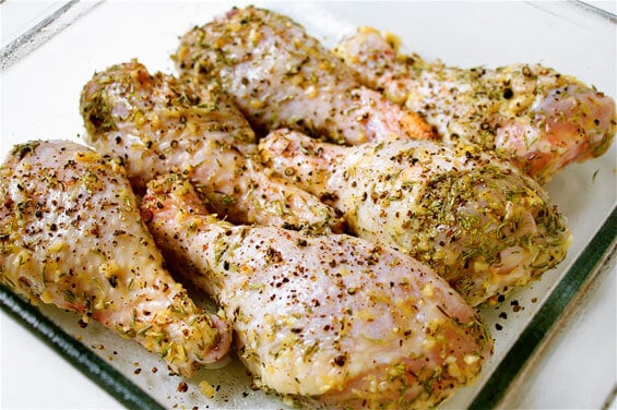 Lemon, Garlic & Thyme Drumsticks | gimmesomeoven.com