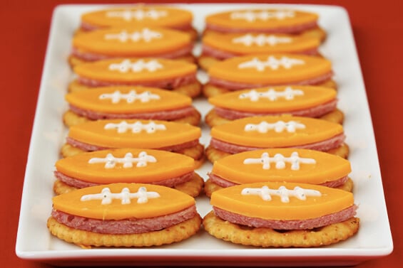 45 Best Super Bowl Party Ideas 2023 Football-Themed