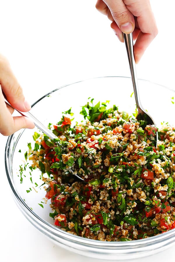 This classic tabbouleh recipe is easy to make with tons of fresh herbs, lemon and bulgur, and it always tastes SO refreshing! | gimmesomeoven.com