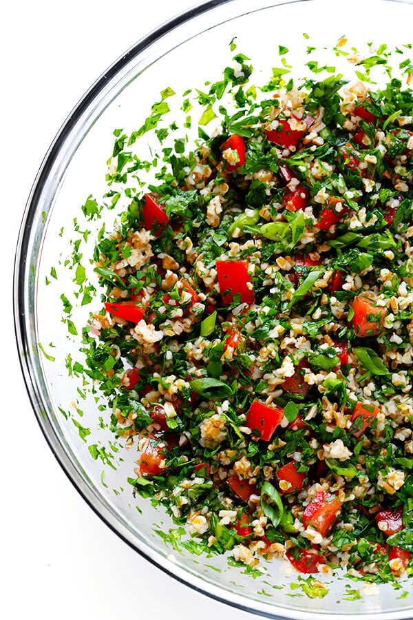 This classic tabbouleh recipe is easy to make with tons of fresh herbs, lemon and bulgur, and it always tastes SO refreshing! | gimmesomeoven.com