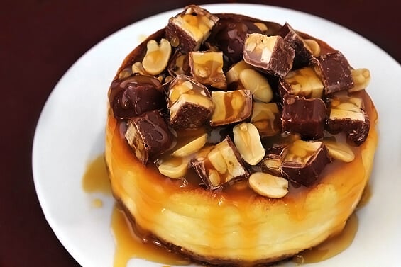 snickers cheesecake