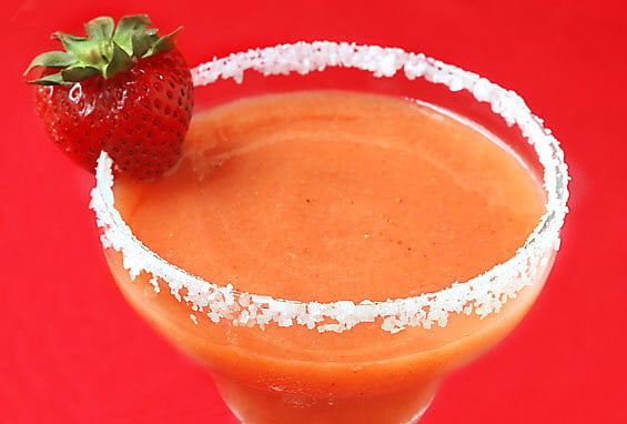 Strawberry Mango Margaritas Recipe | gimmesomeoven.com