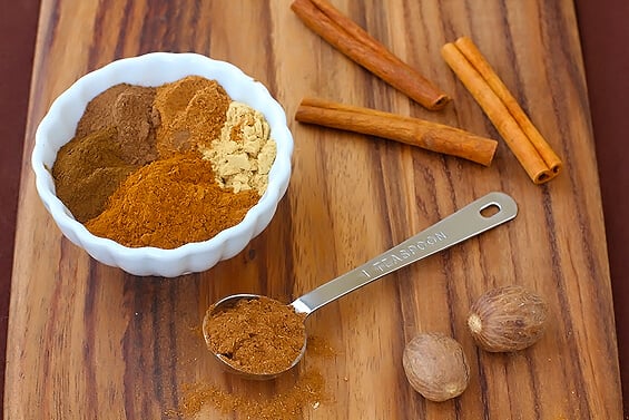 Pumpkin Pie Spice Recipe | gimmesomeoven.com