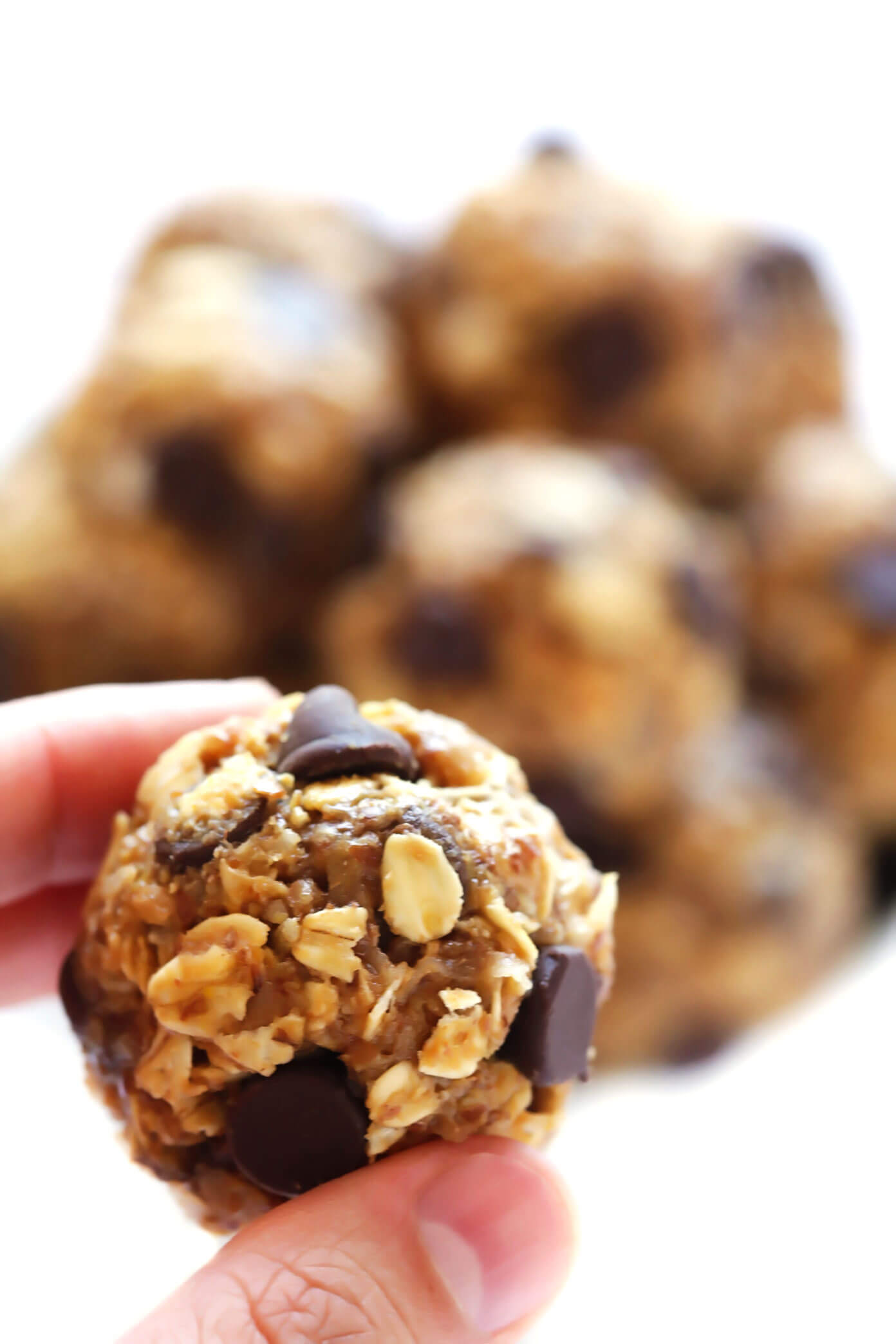 Healthy Energy Bites with Chocolate Chips and Peanut Butter