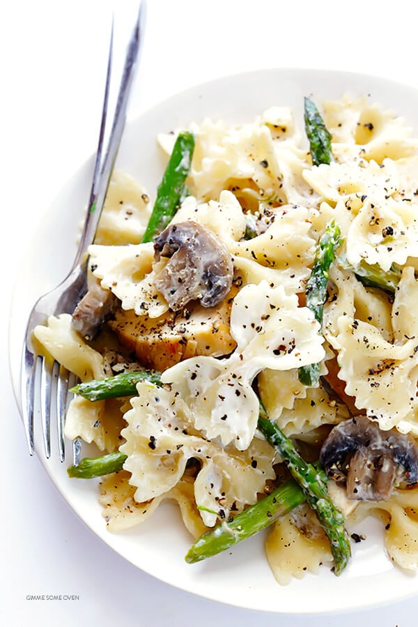 Pasta with Goat Cheese, Chicken, Asparagus & Mushrooms | gimmesomeoven.com