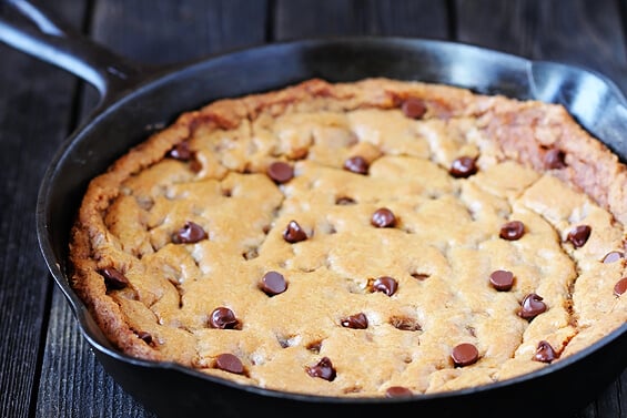 Brown Butter Chocolate Chip Cookie Skillet (Pizookie) - Damn Delicious