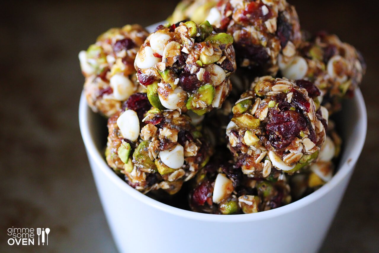 Cranberry Pistachio Energy Bites Recipe | gimmesomeoven.com