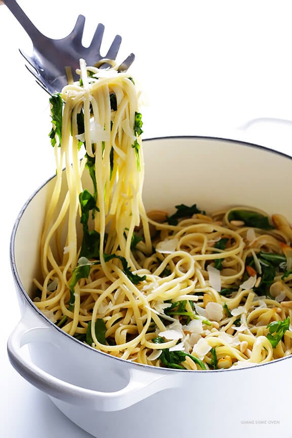 Linguine with Arugula, Garlic and Parmesan | gimmesomeoven.com