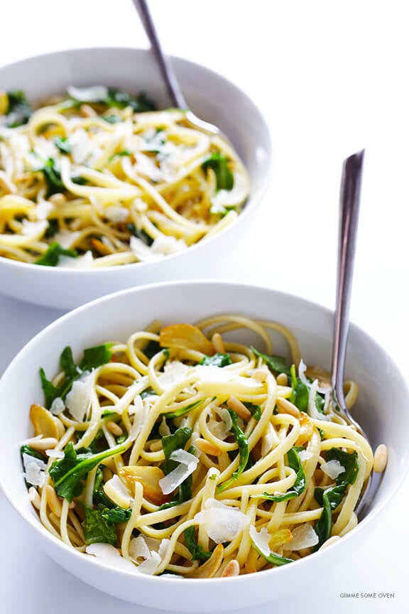 Linguine with Arugula, Garlic and Parmesan | gimmesomeoven.com