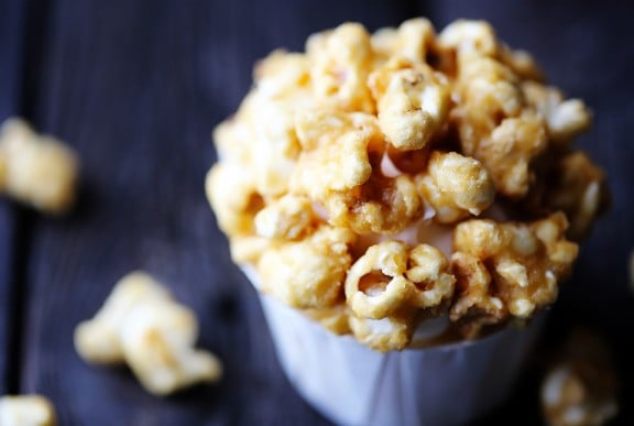 Caramel Corn Cupcakes | gimmesomeoven.com