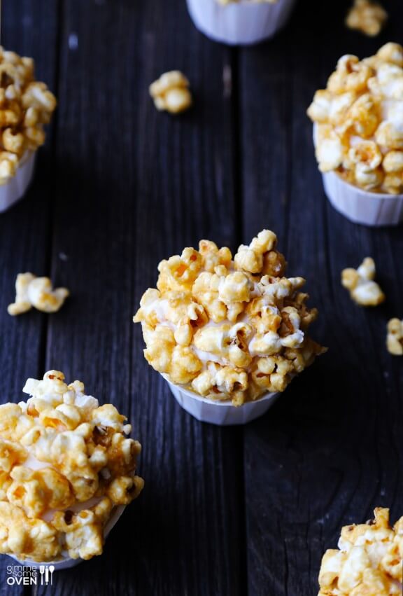 Caramel Corn Cupcakes | gimmesomeoven.com