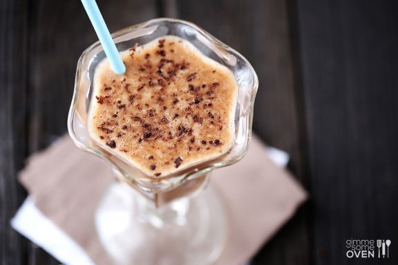 Raw Spiced Chocolate Milkshake | gimmesomeoven.com