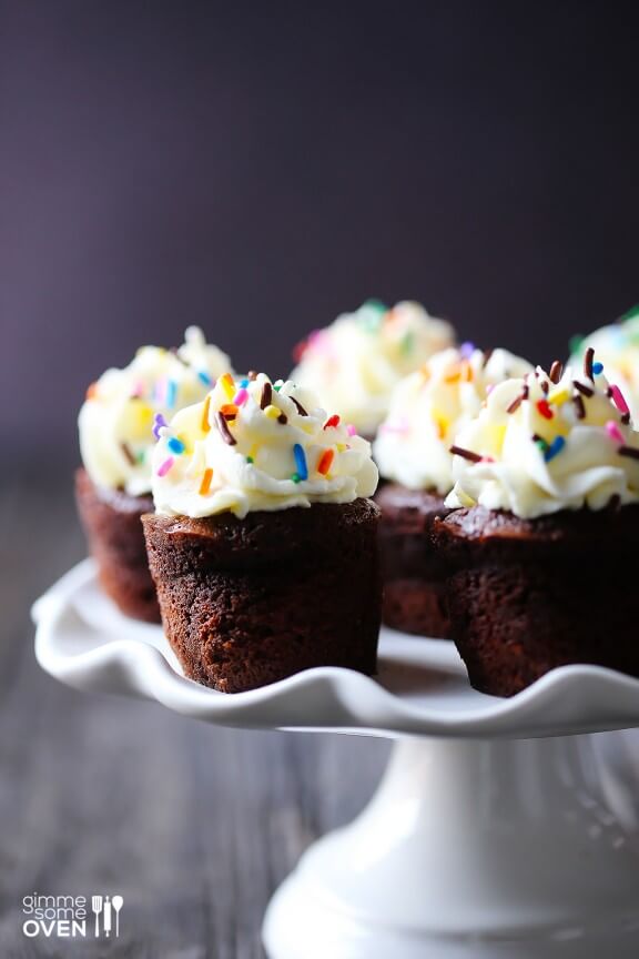 Mini Flourless Chocolate Cakes | gimmesomeoven.com