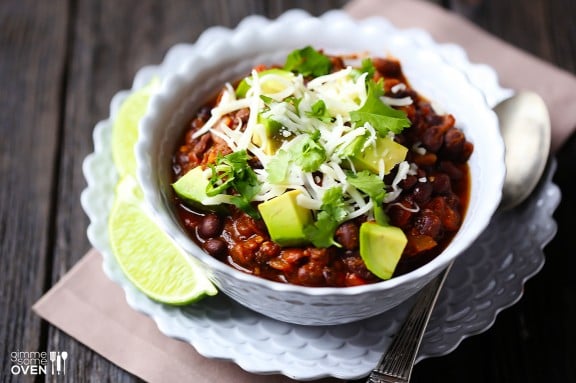 Smoky Black Bean Chili | gimmesomeoven.com