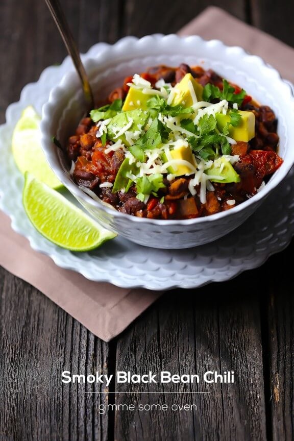 Smoky Black Bean Chili | gimmesomeoven.com