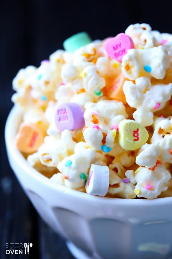 Valentine's Popcorn (White Chocolate Popcorn) | gimmesomeoven.com