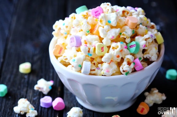 Valentine's Popcorn (White Chocolate Popcorn) | gimmesomeoven.com