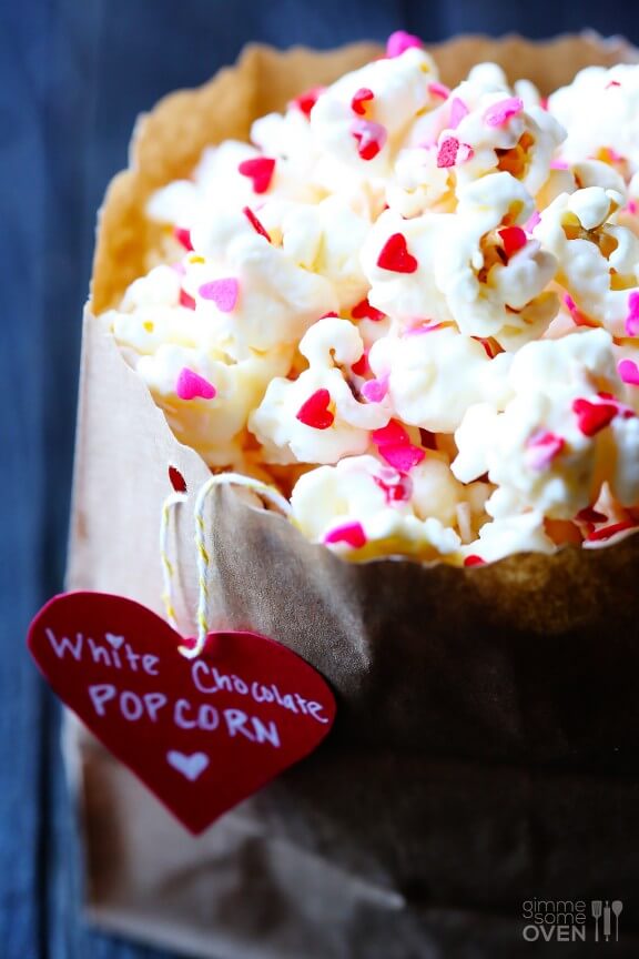 Valentine's Popcorn (White Chocolate Popcorn) | gimmesomeoven.com