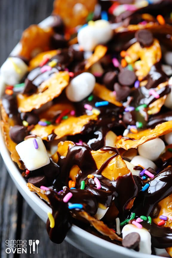 Chocolate Pretzel Nachos | gimmesomeoven.com