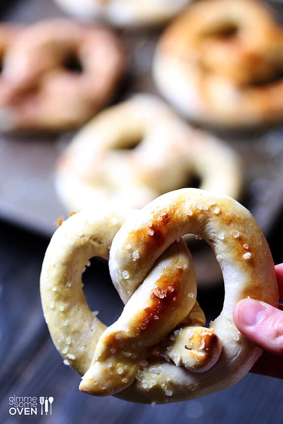 5 Ways To Make Homemade Soft Pretzels | gimmesomeoven.com