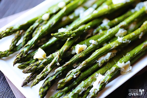 Blue Cheese Roasted Asparagus | gimmesomeoven.com