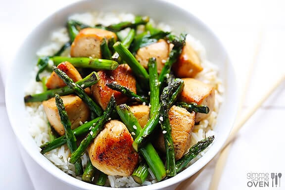 chicken and asparagus stir-fry, see more at http://homemaderecipes.com/cooking-101/delicious-dinner-ideas-15-minutes/ Delicious Dinner Ideas That Only Take 15 Minutes Of Your Time | Homemade Recipes http://homemaderecipes.com/cooking-101/delicious-dinner-ideas-15-minutes/ 