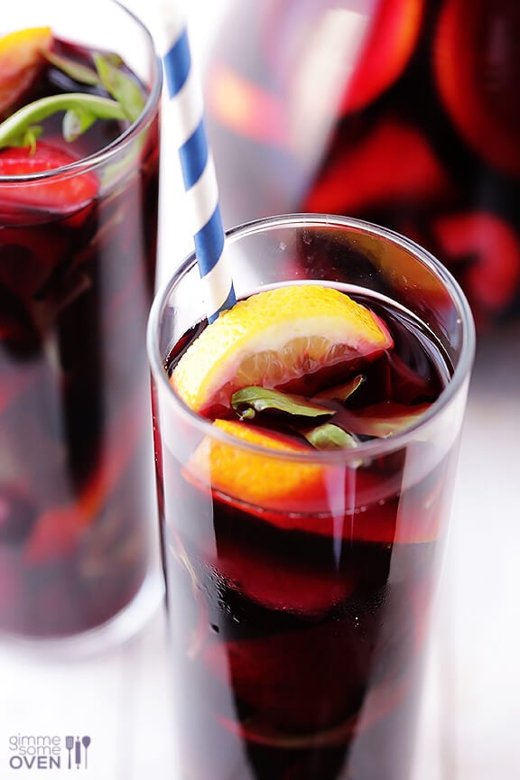 The BEST Sangria Recipe | gimmesomeoven.com