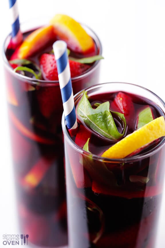 The BEST Sangria Recipe | gimmesomeoven.com