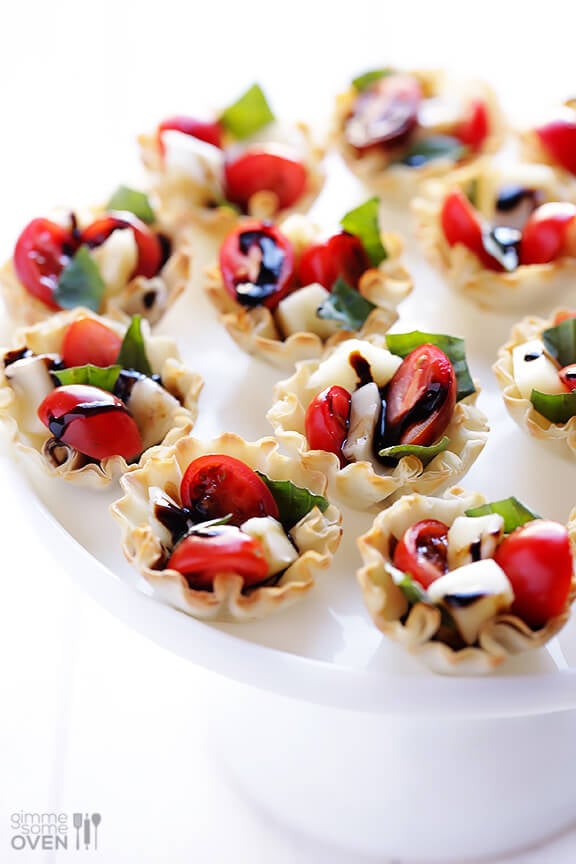 Caprese Phyllo Cups | gimmesomeoven.com