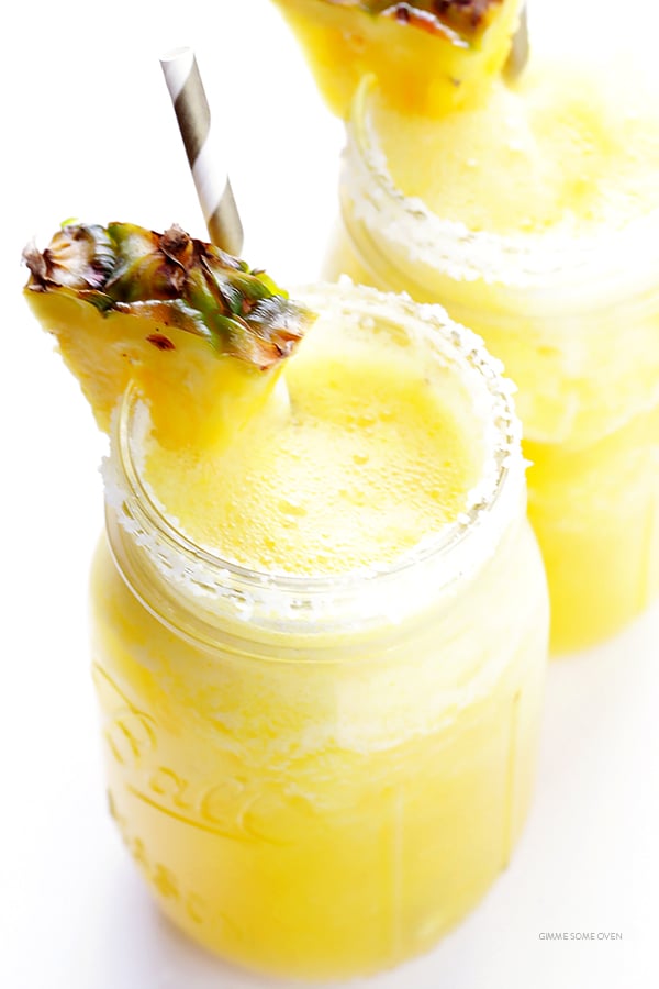 Fresh Pineapple Margaritas -- quick and easy to make, and so refreshing! | gimmesomeoven.com