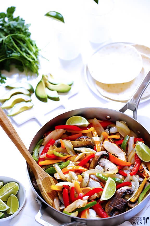 Margarita Chicken Fajitas + Calphalon #Giveaway | gimmesomeoven.com