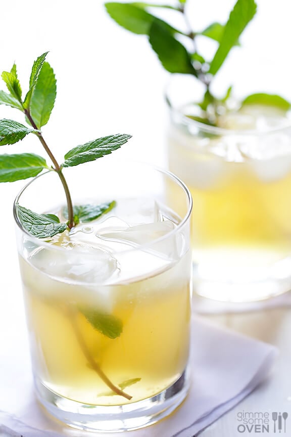 Sparkling Ginger Mint Julep Recipe | gimmesomeoven.com