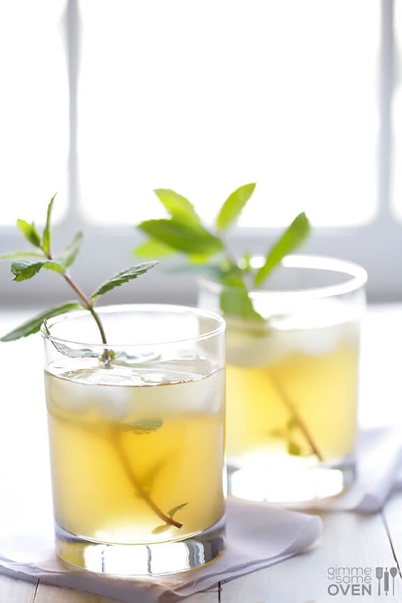 Sparkling Ginger Mint Julep Recipe | gimmesomeoven.com