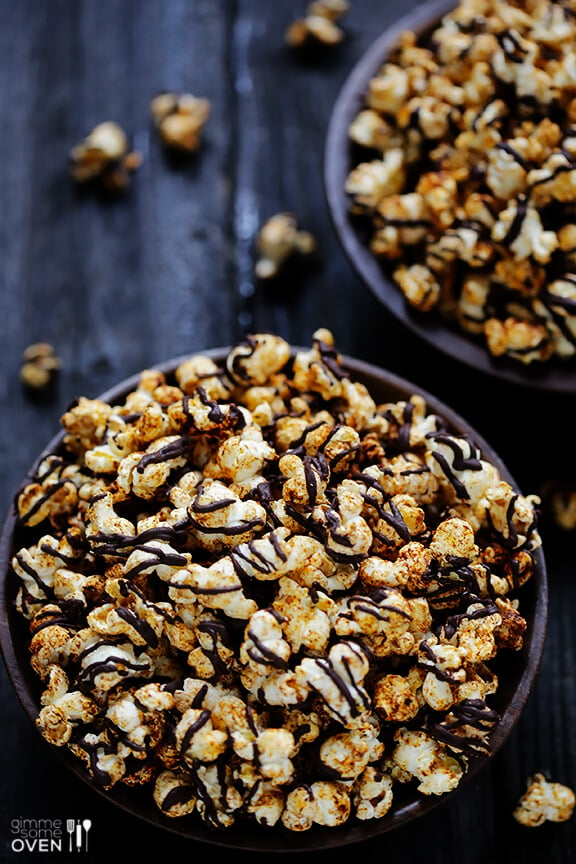 Spiced Chocolate Popcorn | gimmesomeoven.com