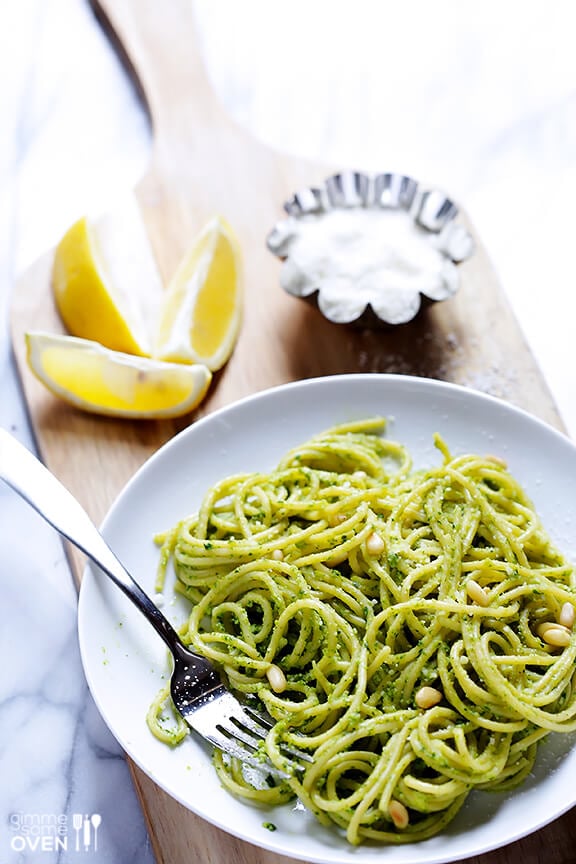 Arugula Pesto Pasta Recipe | gimmesomeoven.com