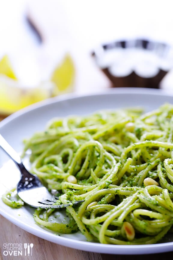 Arugula Pesto Pasta Recipe | gimmesomeoven.com