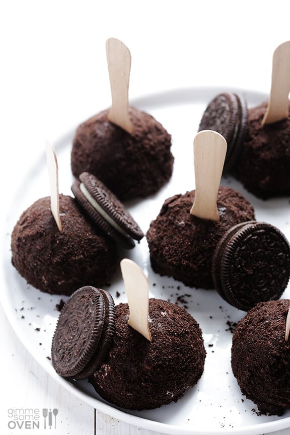 Oreo Ice Cream Truffles Recipe | gimmesomeoven.com #dessert #summer #icecream