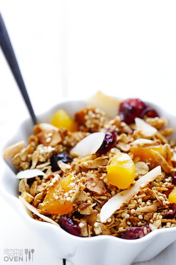 Quinoa Granola Recipe | gimmesomeoven.com