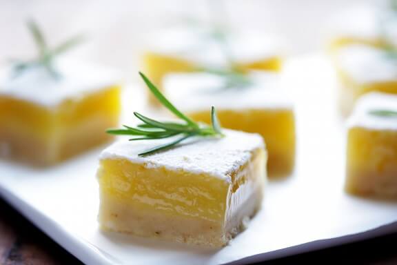 Rosemary Lemon Bars | gimmesomeoven.com